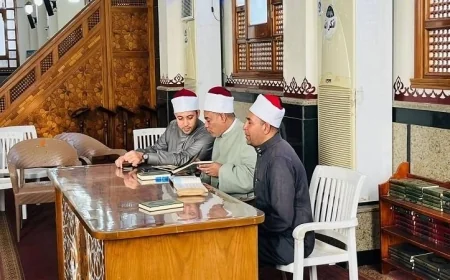 مدير أوقاف البحر الأحمر يزور المركز الثقافي في مسجد الميناء الكبير لمتابعة سير الدراسة