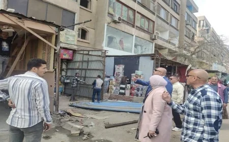 محافظ القليوبية يقوم بمتابعة جهود إزالة الإشغالات من سوق البلاستيك في مسطرد