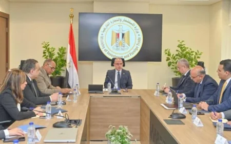 وزير الاستثمار يستعرض مؤشرات الأداء وخطط العمل للهيئات والجهات التابعة لتعزيز التنمية الاقتصادية