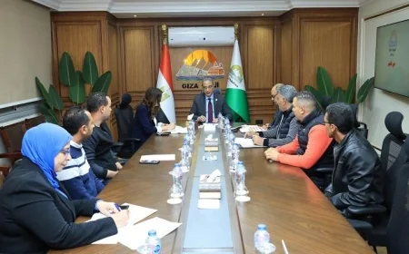 محافظ الجيزة يتفقد ملفات التصالح والتراخيص وتحسين خدمات النظافة في حي الدقي