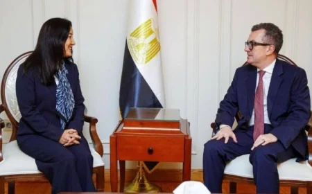 وزير التخطيط يعقد اجتماعاً مع الممثلة المقيمة للبرنامج الإنمائي للأمم المتحدة لتعزيز التعاون والتنمية