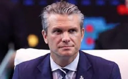 وزير الدفاع الأمريكي يؤكد استمرار وجودنا في المنطقة لضمان التزام إيران بقرار وقف إطلاق النار