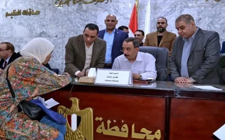 محافظ سوهاج ينظم لقاء جماهيري أسبوعي للاستماع لمطالب المواطنين وحل مشكلاتهم