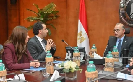 وزير الاستثمار يلتقي وفد مايكروسوفت العالمية لبحث تعزيز الاستثمارات في البلاد