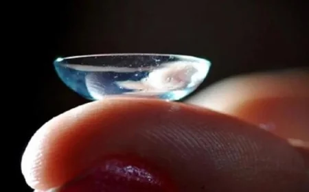 عدسة لاصقة مبتكرة تراقب ضغط العين وتوفر العلاج الذاتي عند الحاجة