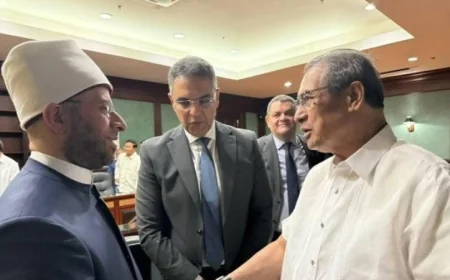 رئيس المحكمة العليا في الفلبين يلتقي وزير الأوقاف لتعزيز التعاون المشترك