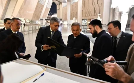 رئيس جمهورية تتارستان يتفقد المتحف المصري الكبير ويثني على تجربة العرض المتحفي المميزة