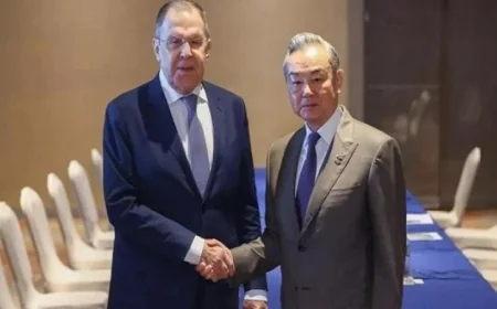 دبلوماسيات الصين وروسيا تتناول الصراع الأمريكي الإيراني والأزمة الأوكرانية في اجتماع وزيري الخارجية