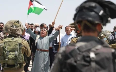 إصابة فلسطيني ونجله في هجوم للمستوطنين على مدنيين جنوب الخليل