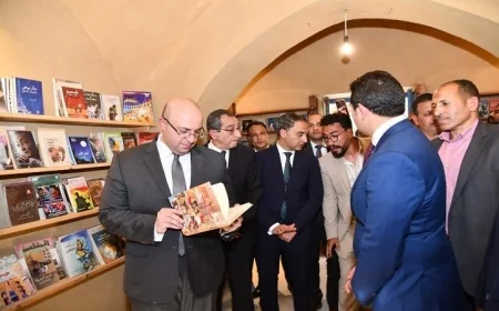 محافظ الفيوم يزور معرض الهيئة المصرية للكتاب ويدشن مكتبة للقراءة في قرية تونس