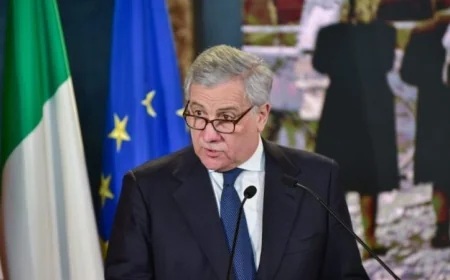 وزير خارجية إيطاليا يدعو لتقوية الحوار مع إيران وضمان أمان الملاحة البحرية