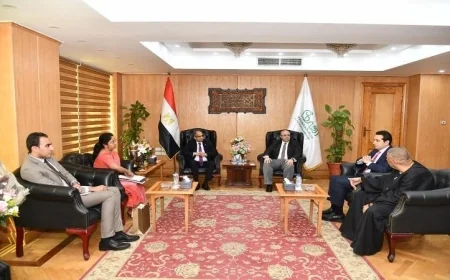 محافظ الفيوم يستقبل سفير سريلانكا في القاهرة لتعزيز التعاون التجاري والاقتصادي