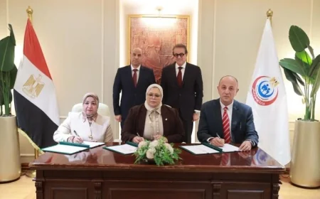 توقيع بروتوكول تعاون ثلاثي بين وزيري الصحة والعمل ورئيس المجلس الصحي لتعزيز الرعاية الصحية