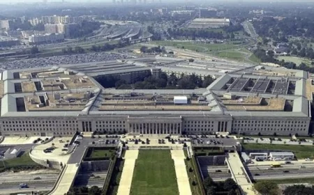 البنتاجون يعلن عن استقالة وزير البحرية من منصبه