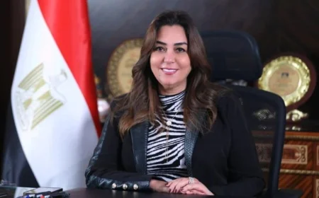 عوض تقدم التهاني لرئيس السيسي ورئيس الوزراء ووزير الدفاع بمناسبة تحرير سيناء