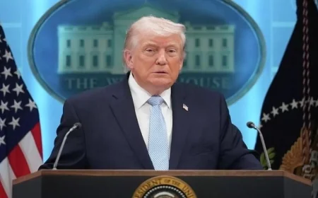 ترامب يوجه البحرية الأمريكية لتدمير أي قارب إيراني يقترب من الحدود البحرية الأمريكية