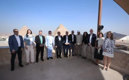 وزير السياحة والآثار يتباحث مع رئيس اتحاد شركات السياحة الألمانية لتعزيز التعاون السياحي