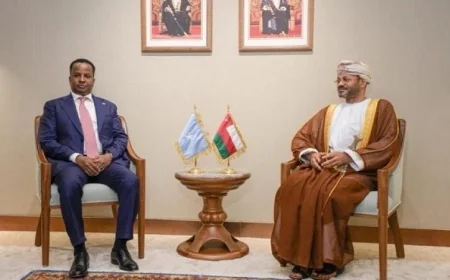 الصومال وسلطنة عمان يعززان التعاون الإقليمي والدولي لتعزيز العلاقات الثنائية