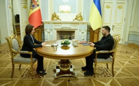 زيلينسكي وساندو يستعرضان دور مولدوفا في دعم أوكرانيا ضمن تحالف الراغبين