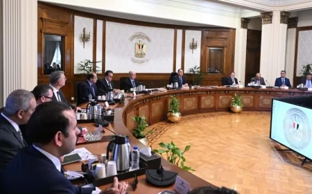 الحكومة تعلن استئناف العمل بالمواعيد الطبيعية للمحال التجارية بعد إلغاء قرار الإغلاق