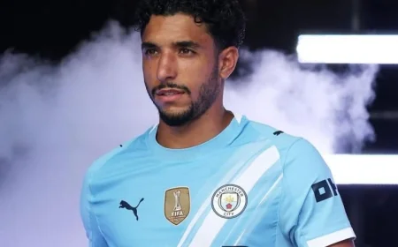 أستون فيلا يتنافس مع ليفربول لضم مرموش في صيف مثير في الدوري الإنجليزي