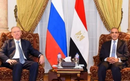 عبد العاطي يؤكد تعميق الشراكة الاستراتيجية مع روسيا في لقاء مع مساعد الرئيس الروسي