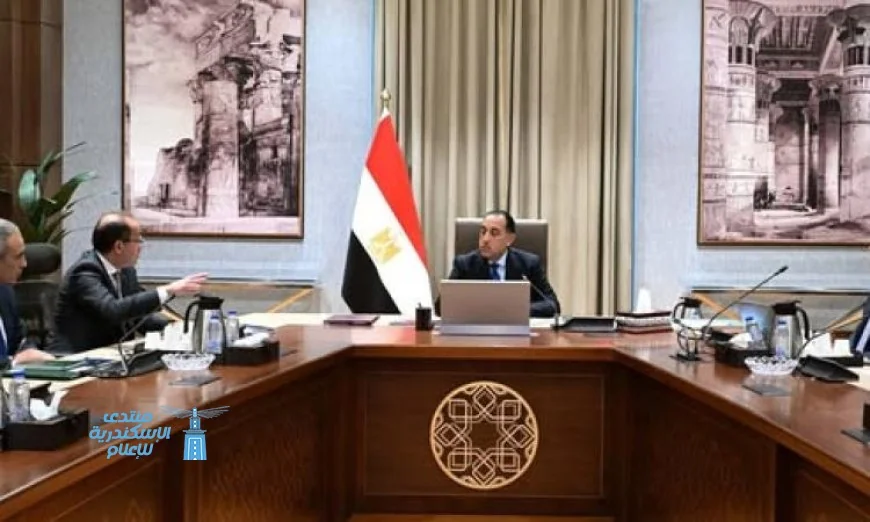 مدبولي يراقب تقدم مشروع تطوير مدينة المعرفة بالعاصمة الإدارية الجديدة