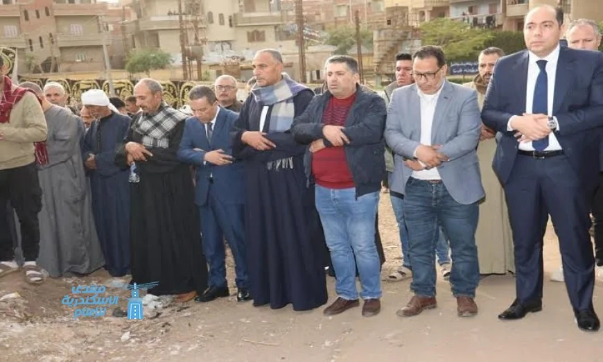 محافظ المنوفية يشارك في جنازة ضحايا حادث السادات في مسقط رأسهم ويقدم واجب العزاء