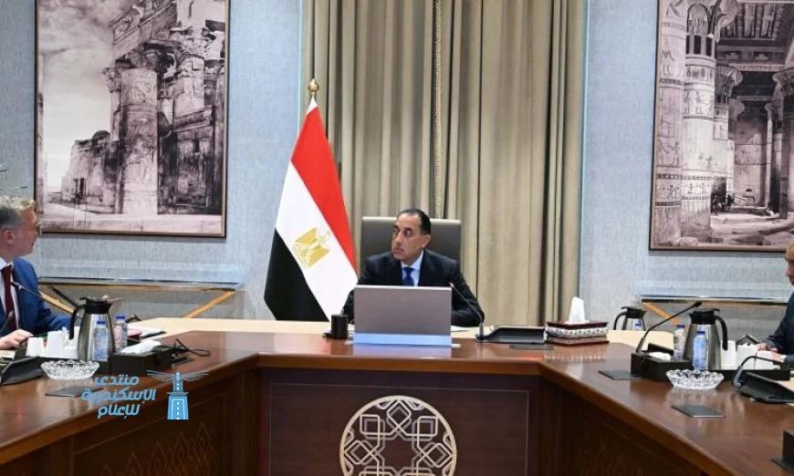 رئيس الوزراء يجتمع بوزير البترول لمناقشة أهم ملفات العمل وسبل التطوير