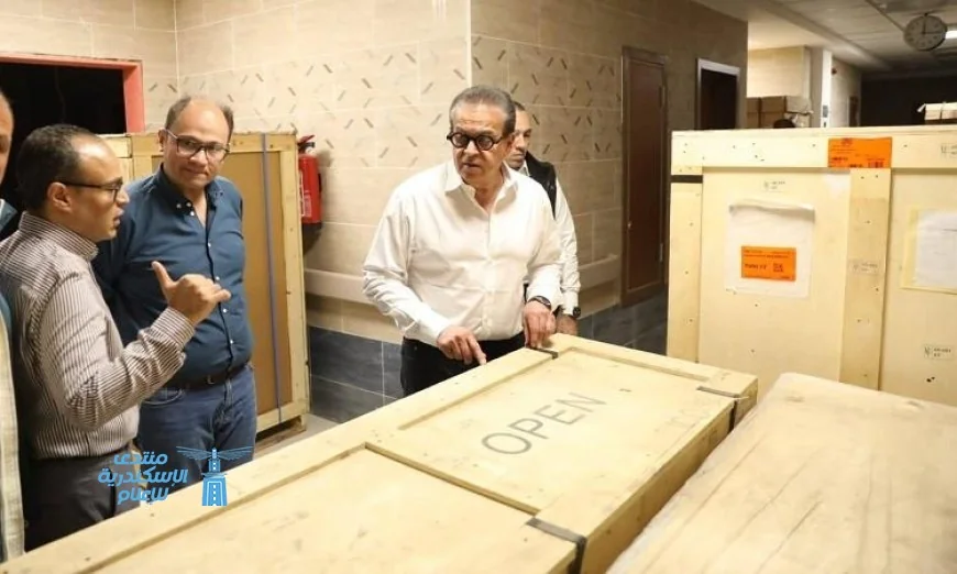 وزير الصحة يقوم بجولة تفقدية في مجمع المعامل المركزية بمدينة بدر ومستشفى العبور بالصور