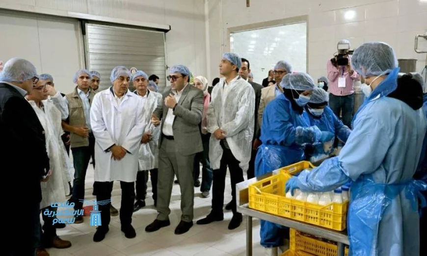 رئيس الوزراء يقوم بجولة في مصنع غازي لاند ويثني على جودة منتجات الألبان