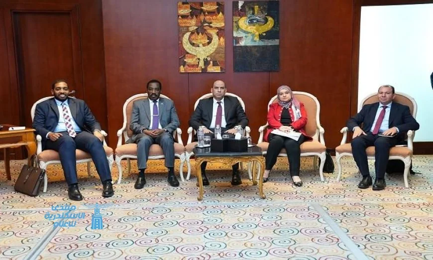 وزير العمل يتباحث مع نظيره السوداني لتعزيز أواصر التعاون بين البلدين