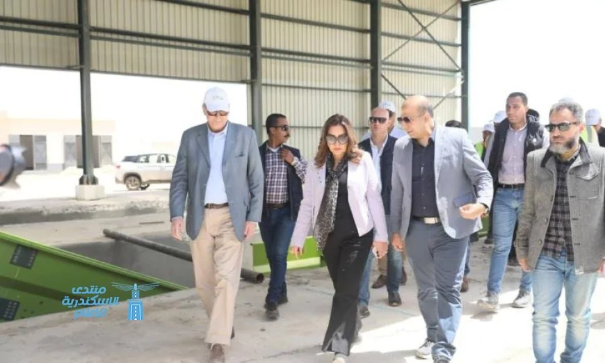 وزيرة التنمية المحلية تقوم بجولة تفقدية في مصنع إيكوم للمخلفات والمجمع المتكامل بالعاشر