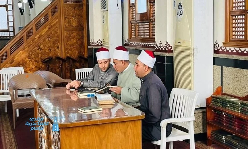 مدير أوقاف البحر الأحمر يزور المركز الثقافي في مسجد الميناء الكبير لمتابعة سير الدراسة