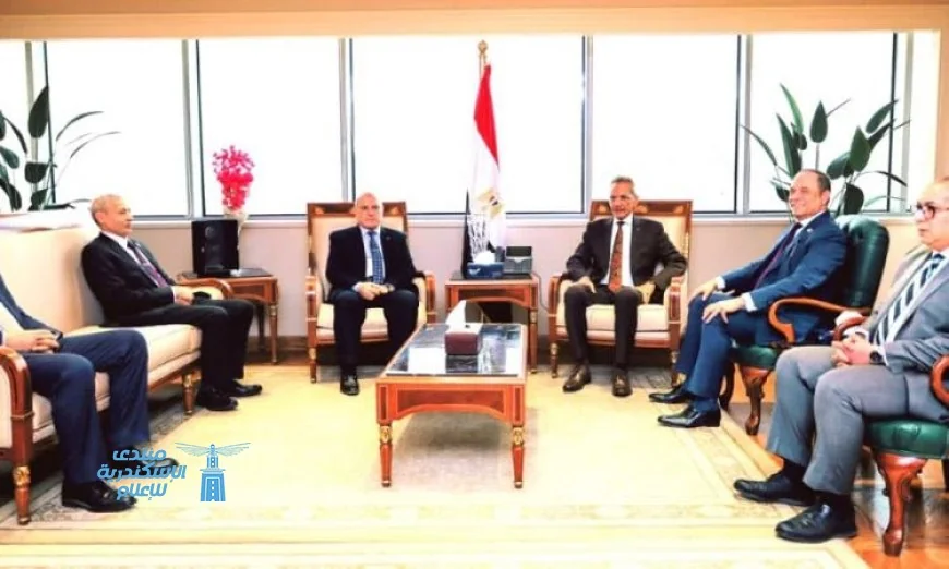 رئيس هيئة النيابة الإدارية يلتقي وزير شؤون المجالس النيابية لتعزيز أوجه التعاون المشترك