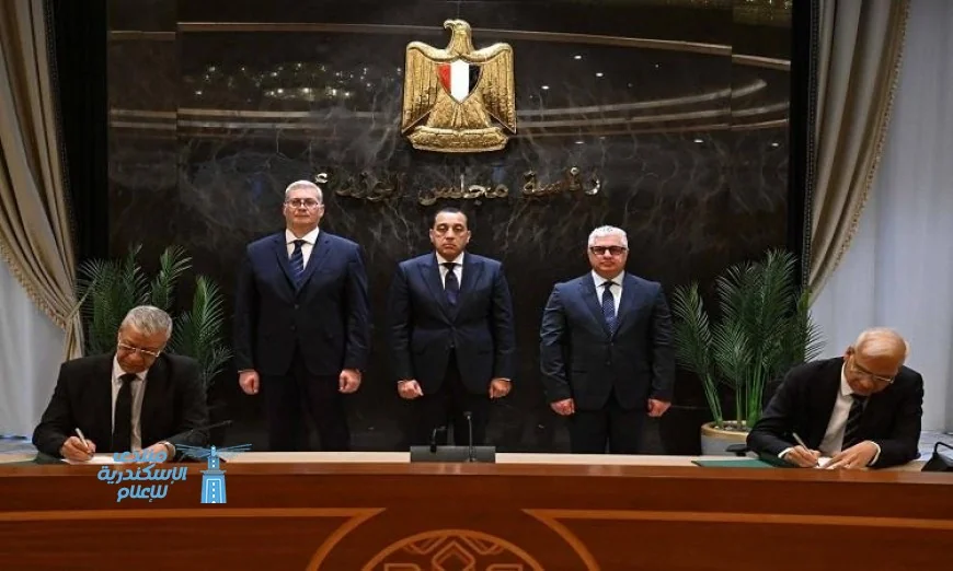 مدبولي يوقع عقد شراكة تاريخي بين إندوراما وفوسفات مصر لتعزيز الصناعة الوطنية