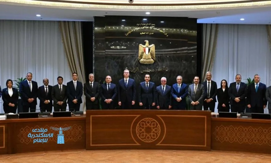 رئيس مجلس الوزراء يشارك في توقيع عقد مشروع بولي سيرف للكيماويات في السخنة