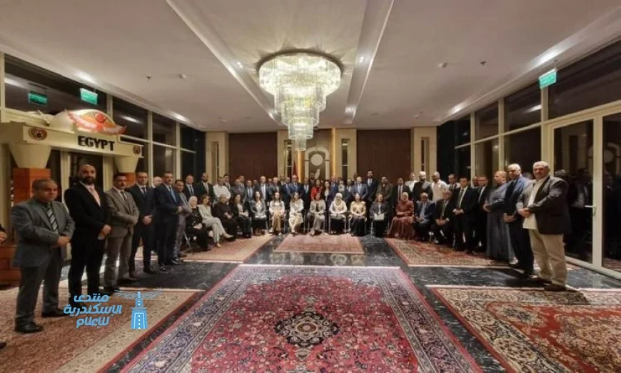 وزير الخارجية يلتقي بالجالية المصرية في الكويت لتعزيز الروابط والتعاون