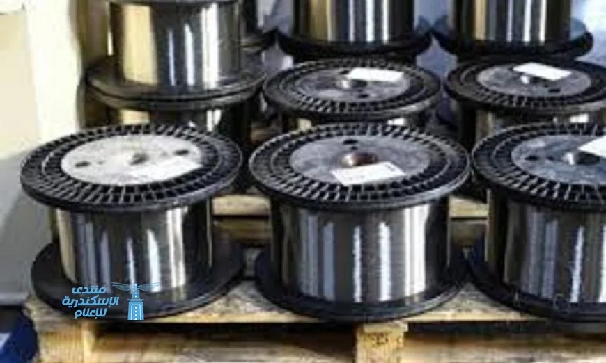 الحديد يسجل أدنى مستوى في شهر بعد تحسن العلاقات مع شركة أسترالية للتعدين