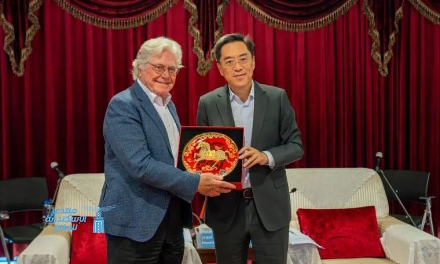 رئيس مهرجان القاهرة السينمائي الدولي يعقد شراكة إعلامية موسعة مع مجموعة الصين