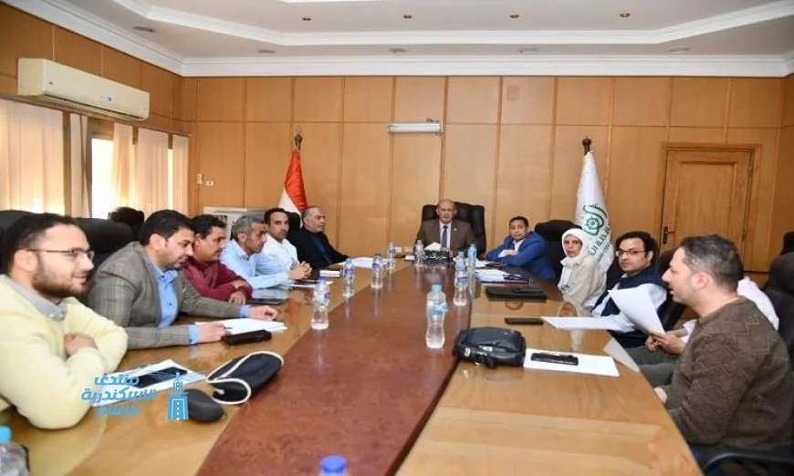 سكرتير عام الفيوم يستعرض خطة رفع كفاءة وصيانة الطرق لتحسين البنية التحتية بالمحافظة