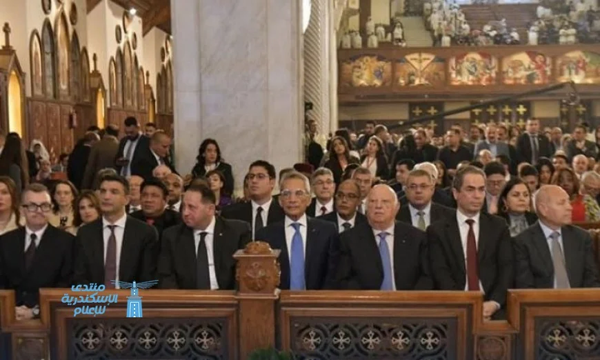 وزير شئون المجالس النيابية يحضر قداس عيد القيامة المجيد في الكاتدرائية