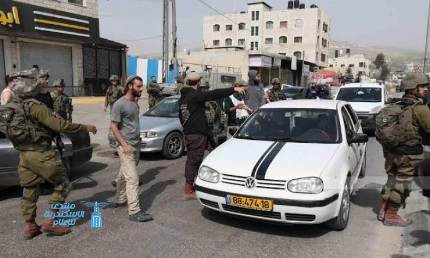 مستعمرون يعتدون على سيارات الفلسطينيين في شمال شرق القدس