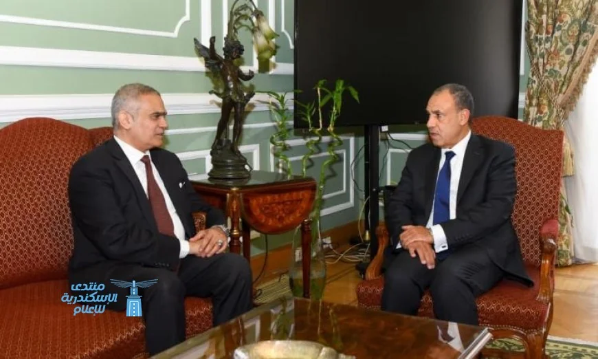 وزير الخارجية يلتقي برئيس اللجنة الوطنية لشؤون اللاجئين لتعزيز التعاون والمساعدات الإنسانية