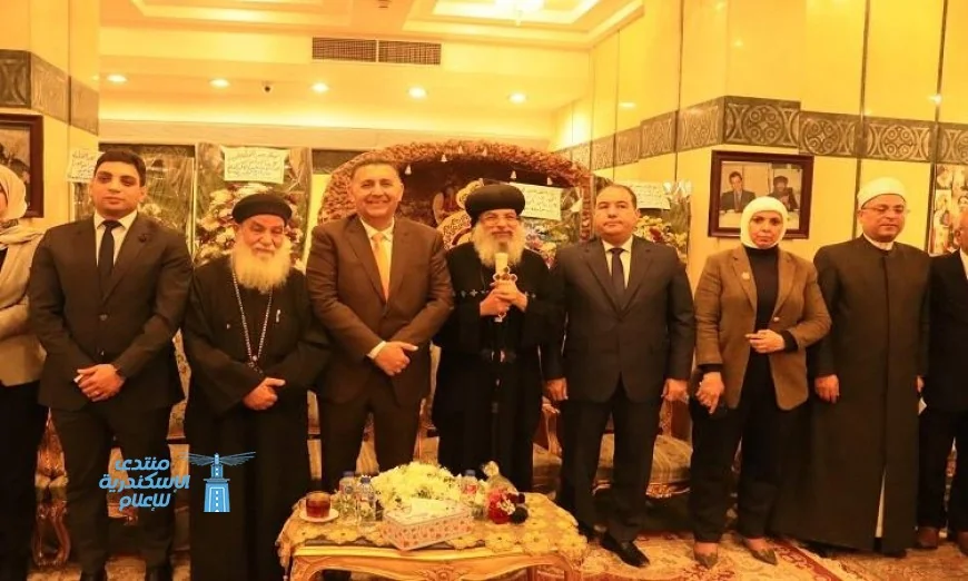 محافظ القليوبية يقدم التهنئة للأنبا مكسيموس خلال زيارته لمطرانية بنها