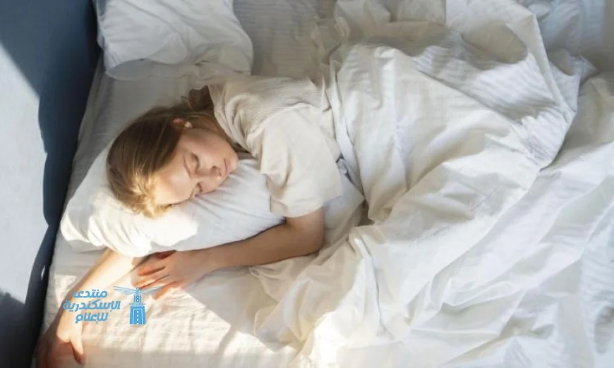 خبراء يكشفون الأسباب وراء نوم النساء لفترات أطول من الرجال
