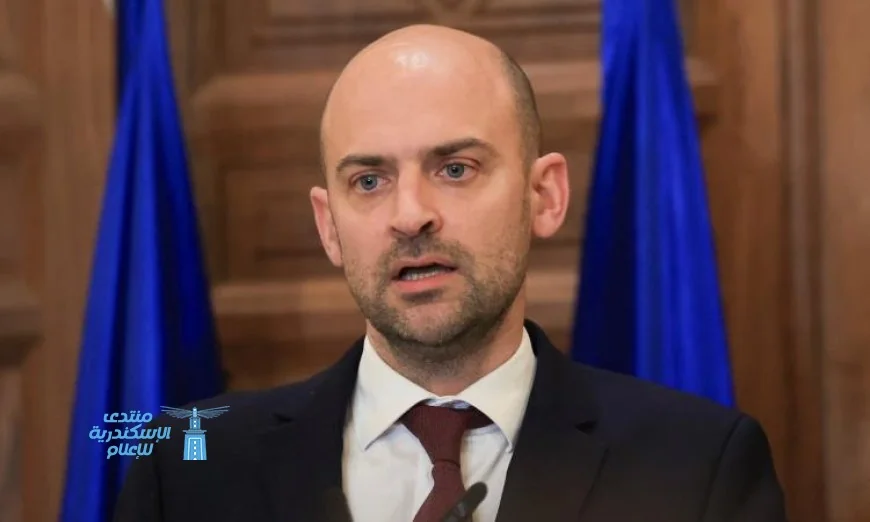 وزير خارجية فرنسا يعلن أن المياه الدولية ملكية مشتركة ولا يجوز لأي طرف التدخل فيها