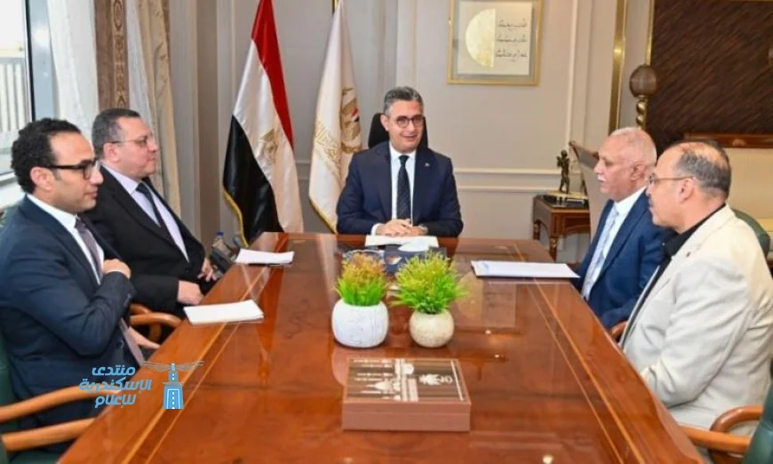 فاروق يؤكد ضرورة الالتزام بمواعيد العمل الرسمية في جميع المنافذ التموينية