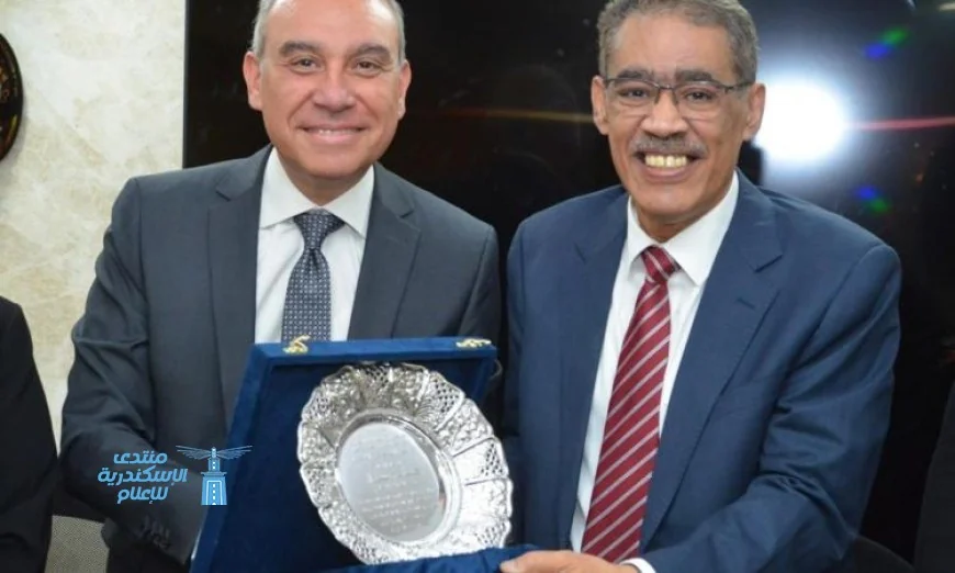 هيئة الاستعلامات تعقد أول اجتماع بعد إعادة تشكيلها وتكرم الوزير ضياء رشوان