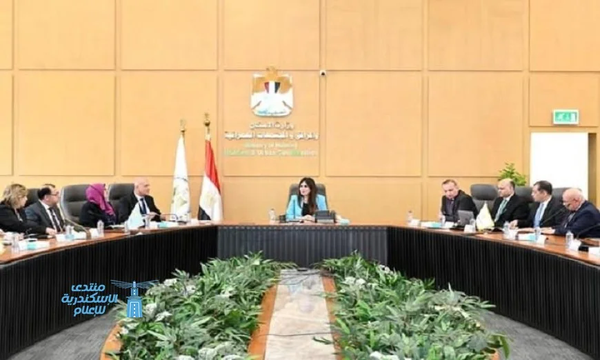 وزيرة الإسكان تناقش تنفيذ مشروعات مبادرة حياة كريمة في اجتماع هام